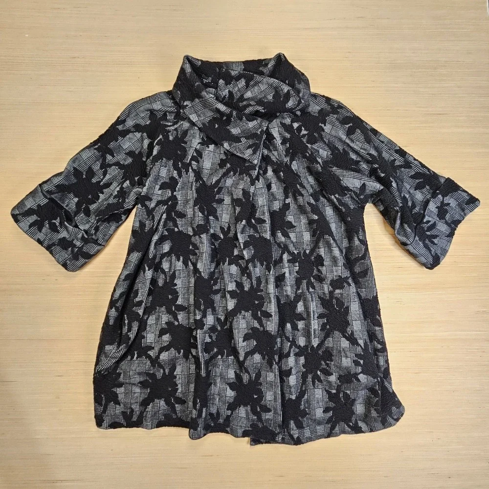 Comfy USA Linda Swing Jacket Women M Black Gray Floral Plaid Textured Open Front